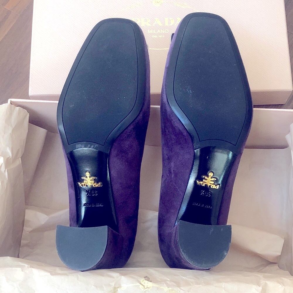Prada Women's Purple Suede Heels with Metallic Buckle - Picture 2 of 6